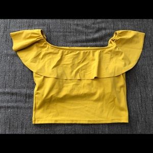 Kortni Jeane med honey gold ruffled around top